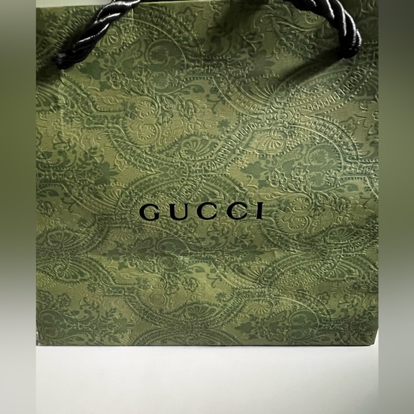 Silver Gucci Feline Necklace. - Picture 8 of 8